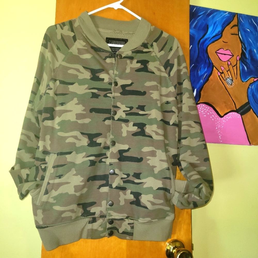 F21 Men Camouflage print jacket